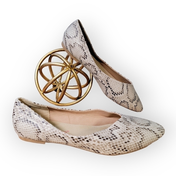 Jellypop Donnica Snakeskin Print Pointed Toe Ballet Flats Size 9 - Picture 1 of 17